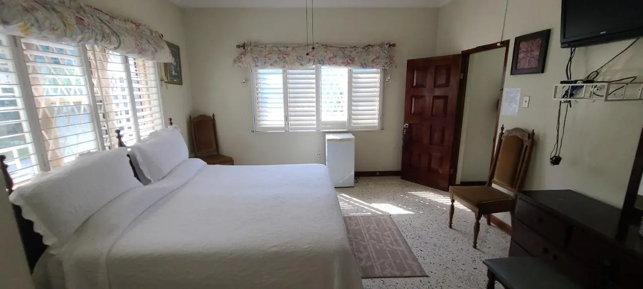 Eslyn Villa Runaway Bay