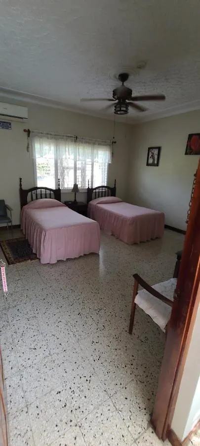 Eslyn Villa Runaway Bay