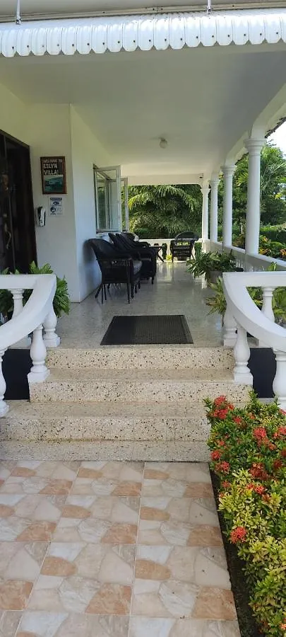 Eslyn Villa Runaway Bay
